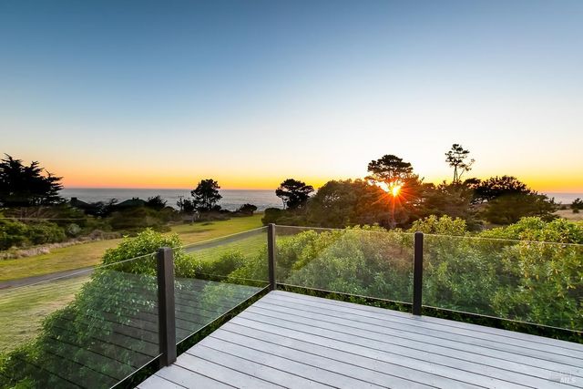 45460 Indian Shoals Rd, Mendocino, CA 95460