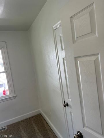32 W Southampton AVE, Hampton, VA 23669