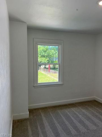 32 W Southampton AVE, Hampton, VA 23669