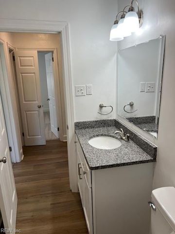 32 W Southampton AVE, Hampton, VA 23669