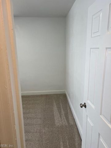 32 W Southampton AVE, Hampton, VA 23669