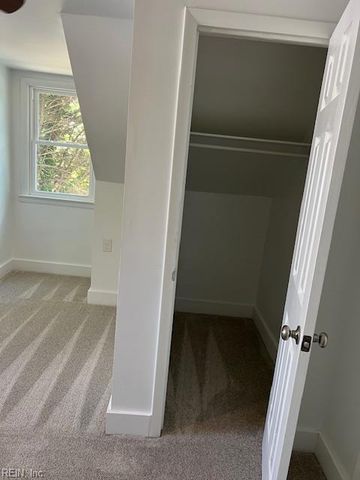 32 W Southampton AVE, Hampton, VA 23669