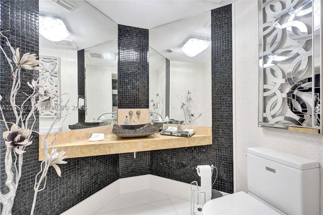 3201 NE 183rd St 2403, Aventura, FL 33160