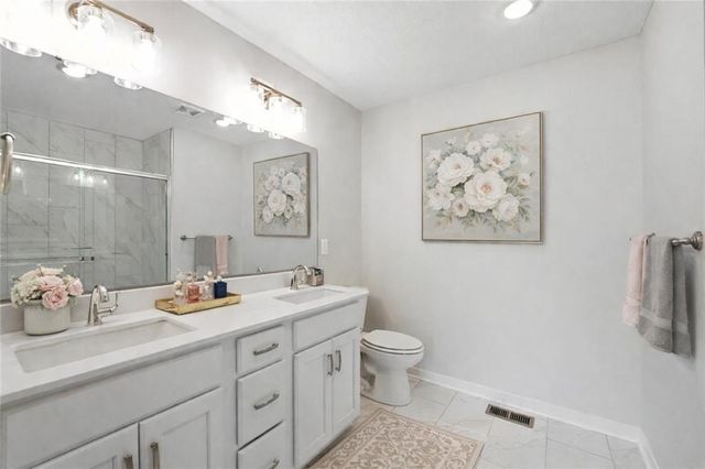 808 Glenn Circle, Raymore, MO 64083