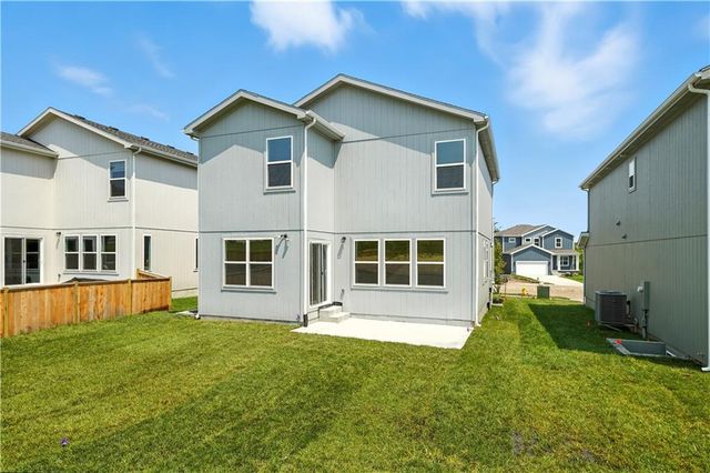 808 Glenn Circle, Raymore, MO 64083