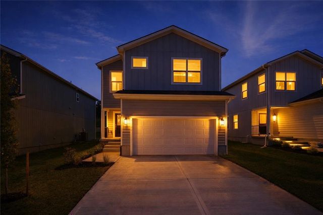 808 Glenn Circle, Raymore, MO 64083