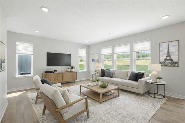 808 Glenn Circle, Raymore, MO 64083