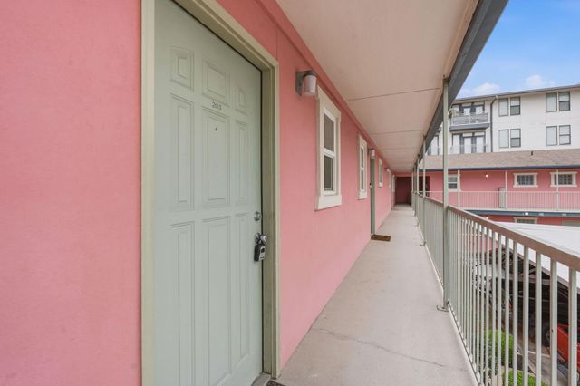 1422 Collier ST 203, Austin, TX 78704