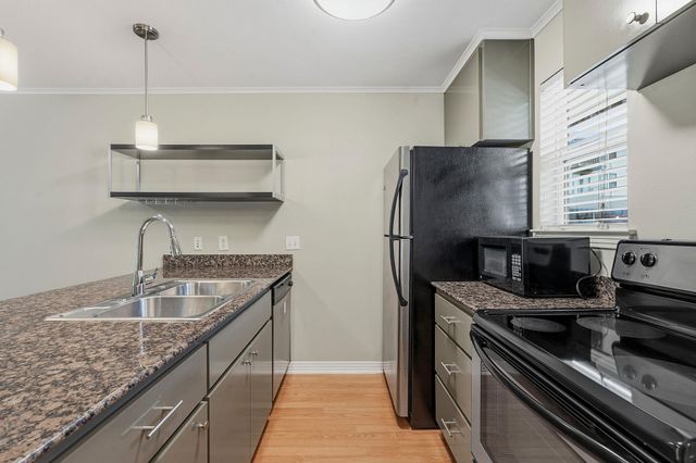 1422 Collier ST 203, Austin, TX 78704