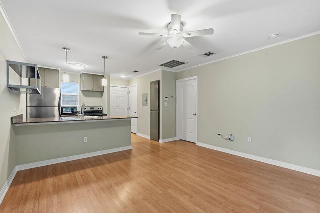 1422 Collier ST 203, Austin, TX 78704