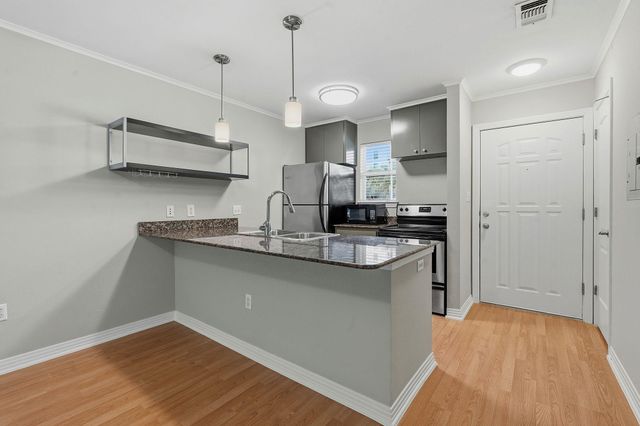 1422 Collier ST 203, Austin, TX 78704