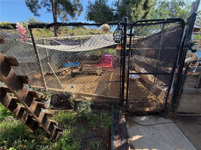 5484 Streett Cedar, Jurupa Valley, CA 92509