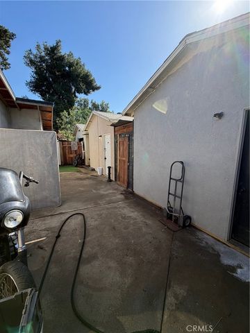 5484 Streett Cedar, Jurupa Valley, CA 92509