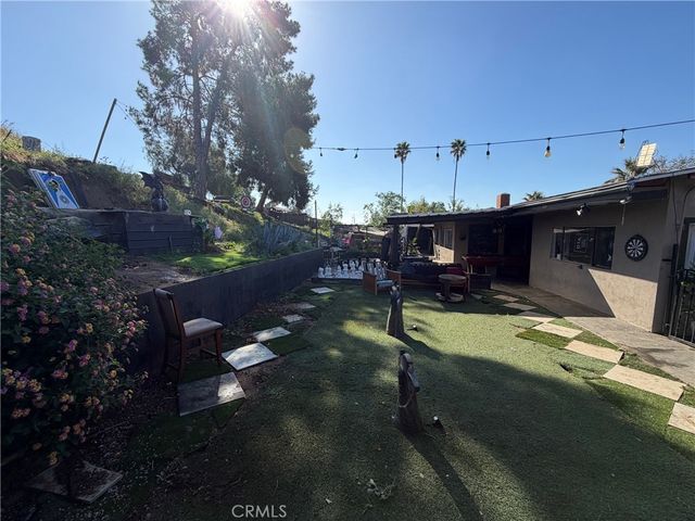 5484 Streett Cedar, Jurupa Valley, CA 92509