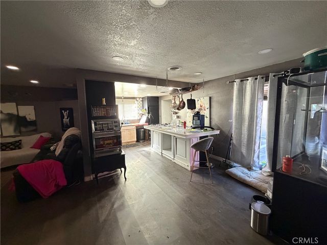 5484 Streett Cedar, Jurupa Valley, CA 92509