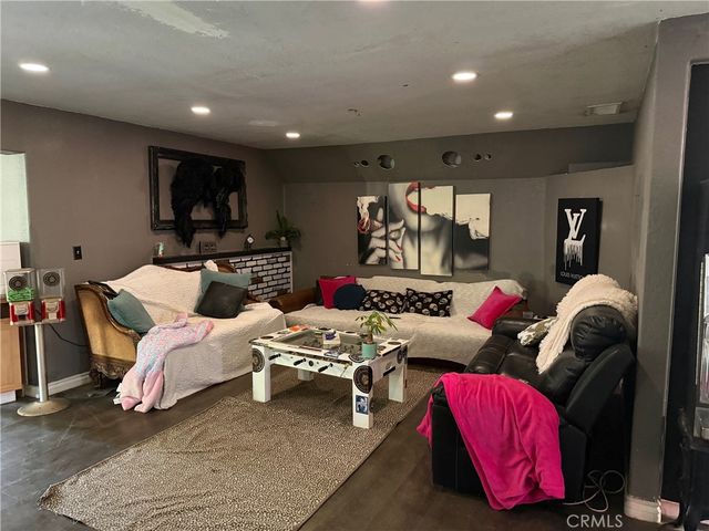 5484 Streett Cedar, Jurupa Valley, CA 92509