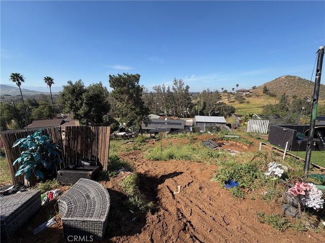 5484 Streett Cedar, Jurupa Valley, CA 92509