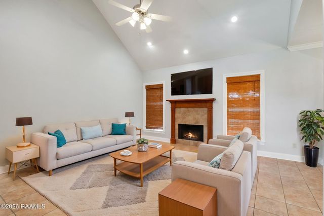 203 Rue Soleil, Carencro, LA 70520