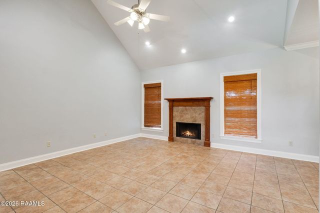 203 Rue Soleil, Carencro, LA 70520