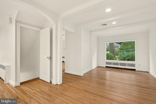 2375 N VERNON ST, Arlington, VA 22207