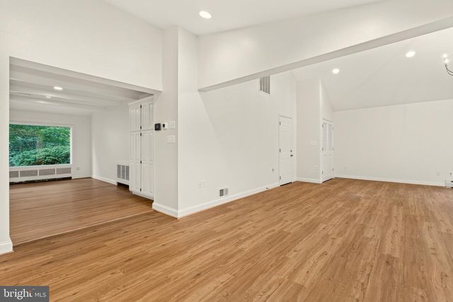 2375 N VERNON ST, Arlington, VA 22207