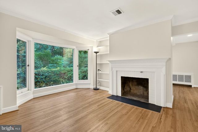 2375 N VERNON ST, Arlington, VA 22207