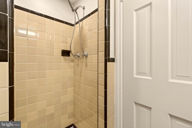 2375 N VERNON ST, Arlington, VA 22207