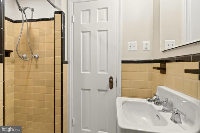 2375 N VERNON ST, Arlington, VA 22207