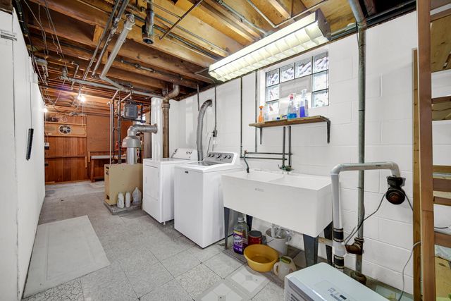 1941 Schrage Avenue, Whiting, IN 46394