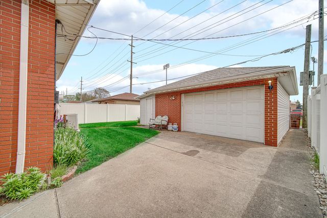 1941 Schrage Avenue, Whiting, IN 46394