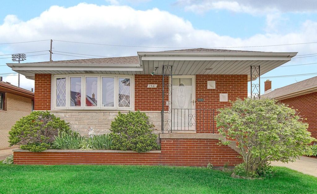 1941 Schrage Avenue, Whiting, IN 46394