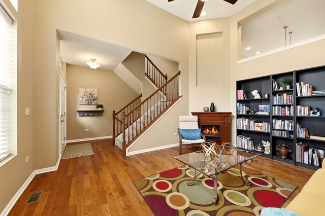 2845 Henley Lane, Naperville, IL 60540