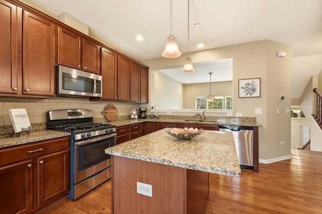 2845 Henley Lane, Naperville, IL 60540