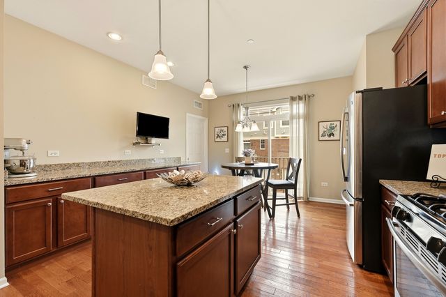 2845 Henley Lane, Naperville, IL 60540