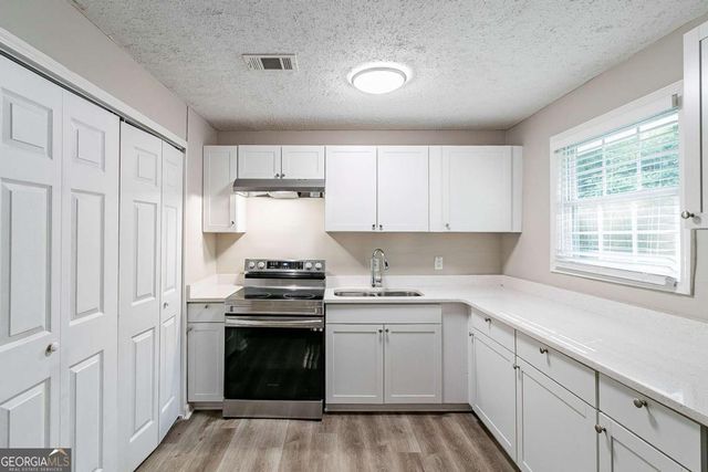 1669 Freedom Valley, Decatur, GA 30032