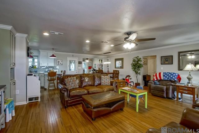 20354 Plank Rd, Zachary, LA 70791