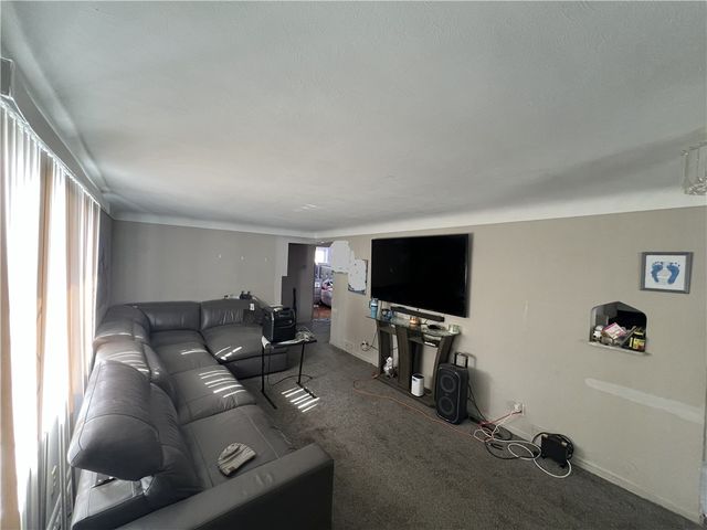 1209 Walnut St, N Versailles, PA 15137