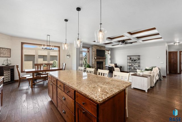 8608 S Carver Cir Circle, Sioux Falls, SD 57108