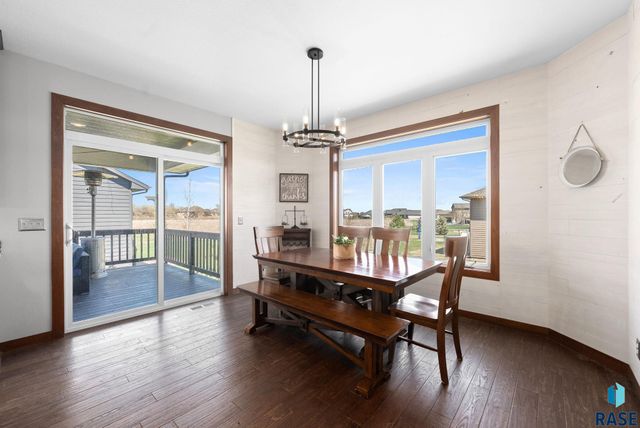 8608 S Carver Cir Circle, Sioux Falls, SD 57108