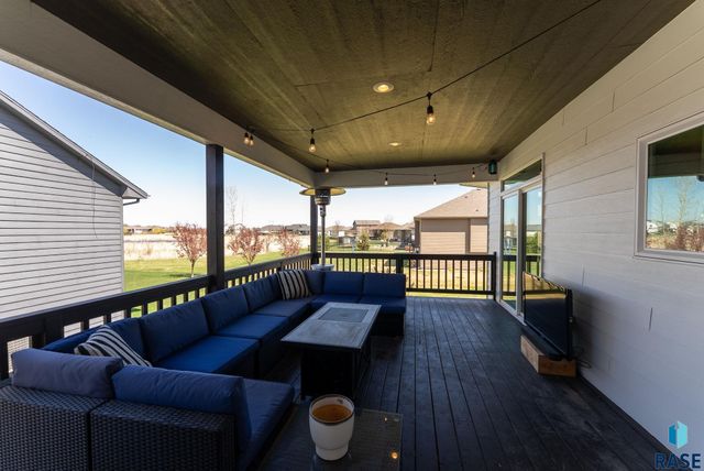 8608 S Carver Cir Circle, Sioux Falls, SD 57108