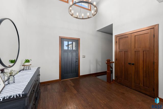 8608 S Carver Cir Circle, Sioux Falls, SD 57108