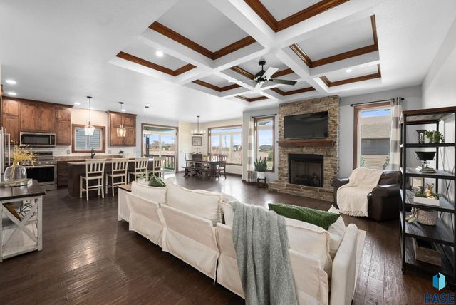 8608 S Carver Cir Circle, Sioux Falls, SD 57108