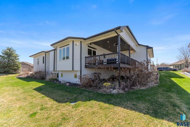 8608 S Carver Cir Circle, Sioux Falls, SD 57108