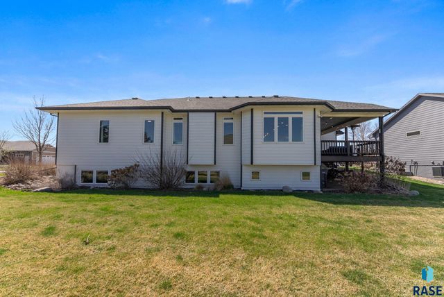 8608 S Carver Cir Circle, Sioux Falls, SD 57108