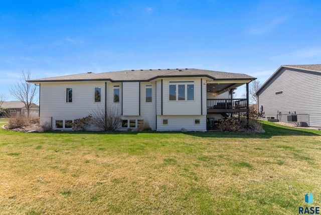 8608 S Carver Cir Circle, Sioux Falls, SD 57108