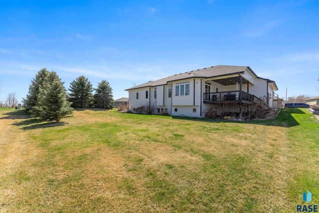 8608 S Carver Cir Circle, Sioux Falls, SD 57108