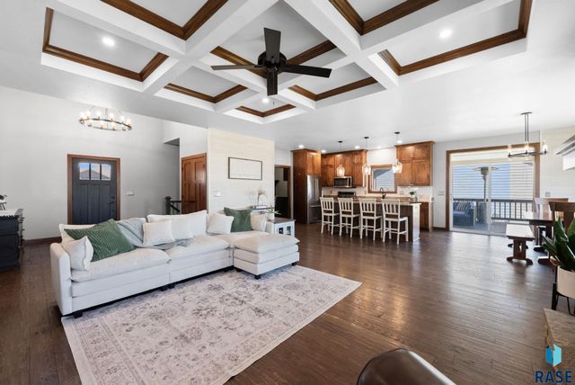 8608 S Carver Cir Circle, Sioux Falls, SD 57108