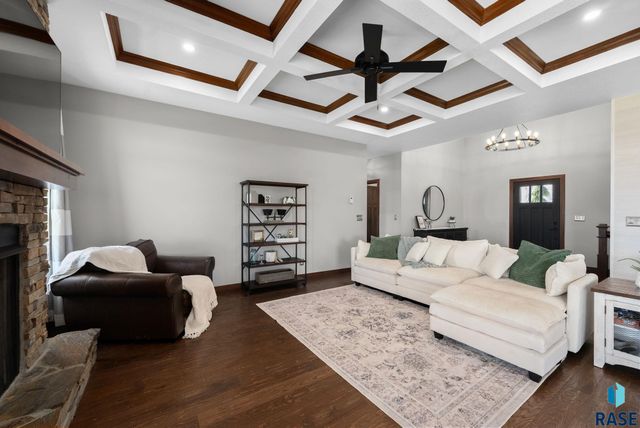 8608 S Carver Cir Circle, Sioux Falls, SD 57108