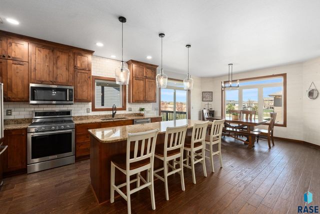 8608 S Carver Cir Circle, Sioux Falls, SD 57108
