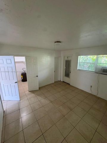 16001 NE 18th Pl 3, North Miami Beach, FL 33162
